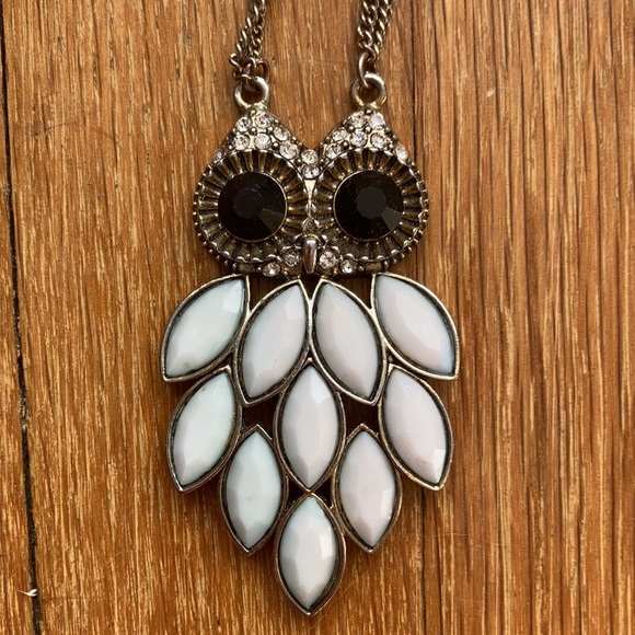 Vintage Owl Necklace - Picture 2 of 4